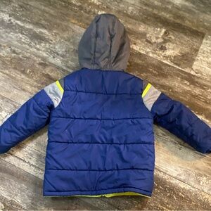 Two boys jackets size 4T